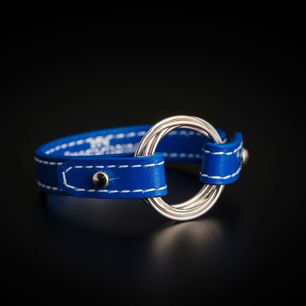Bracelet en cuir bleu, collection cuirs bijouterie Côté Argent Castres.